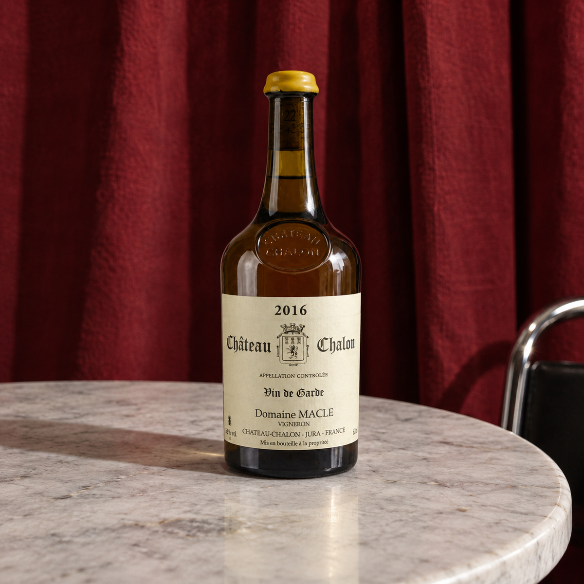 Château-Chalon 2016 – Domaine Macle – fotografia ambientata della bottiglia